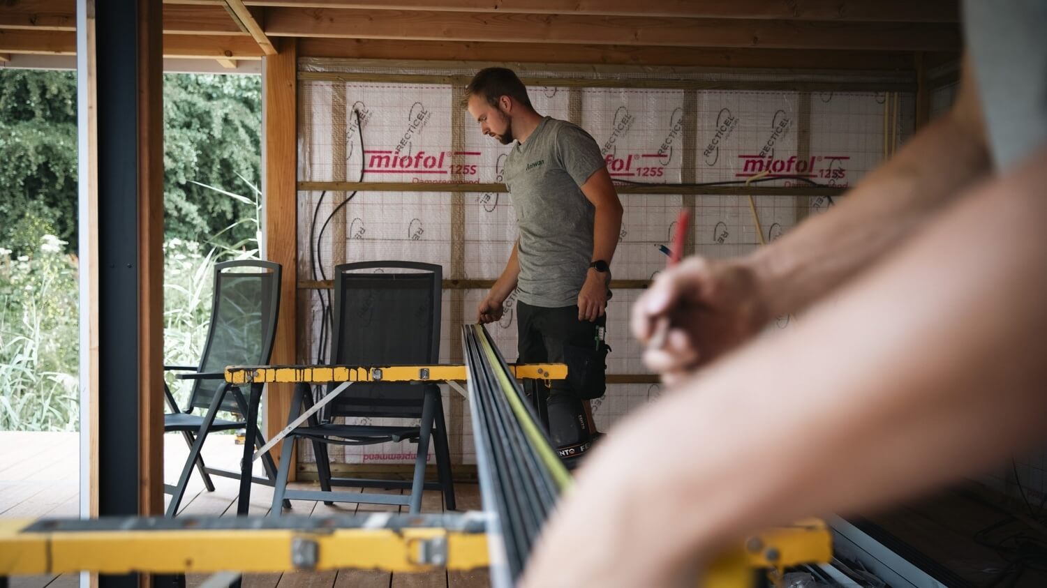 Zo tover je met een hovenier je tuin om tot buitenverblijf