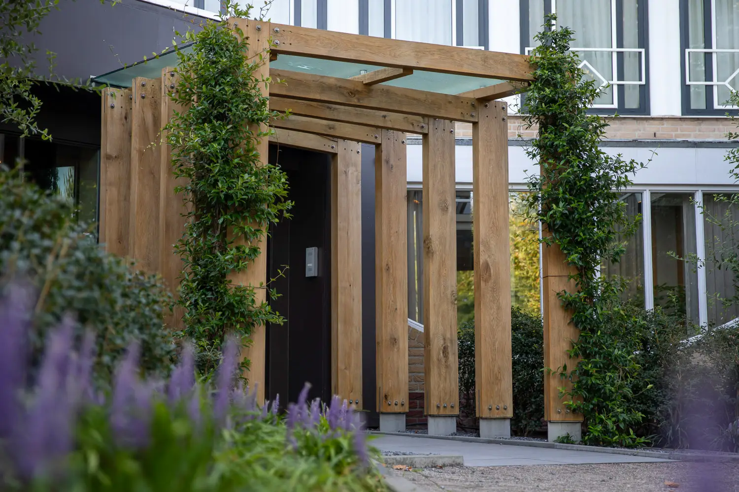 Tuinontwerp twee-onder-een kap tuin in Brielle - 489a9281