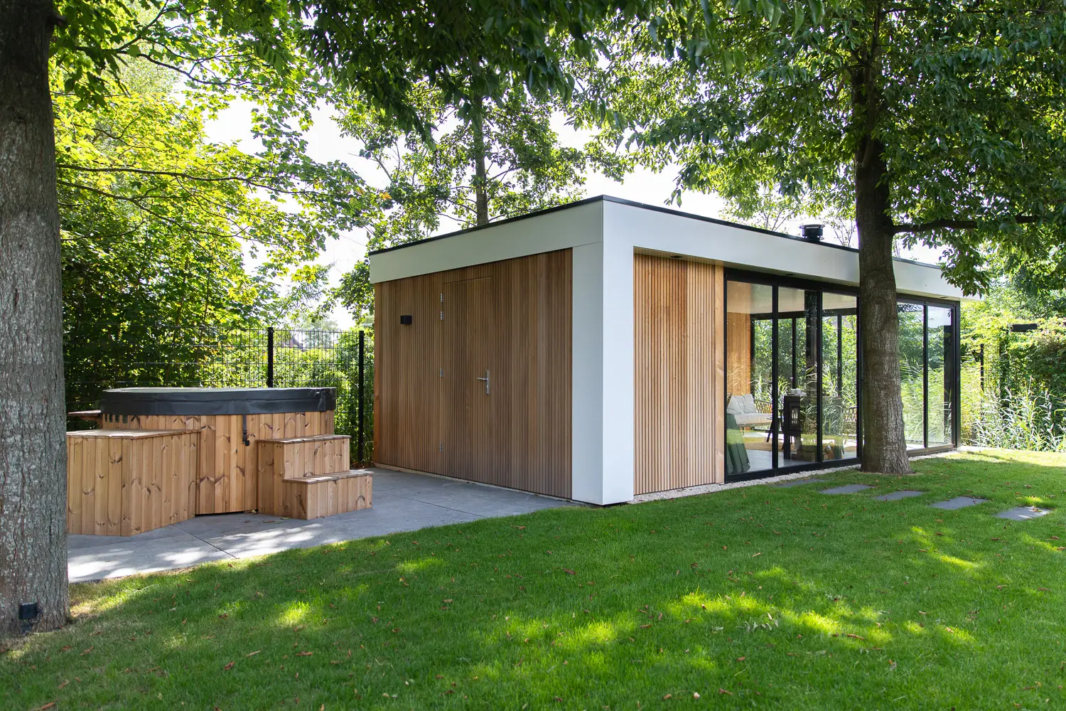 Tuinontwerp twee-onder-een kap tuin in Brielle - 489a9399