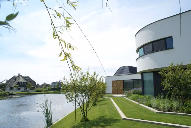 Tuinontwerp twee-onder-een kap tuin in Brielle - heerlijke-landelijke-tuin-in-rotterdam