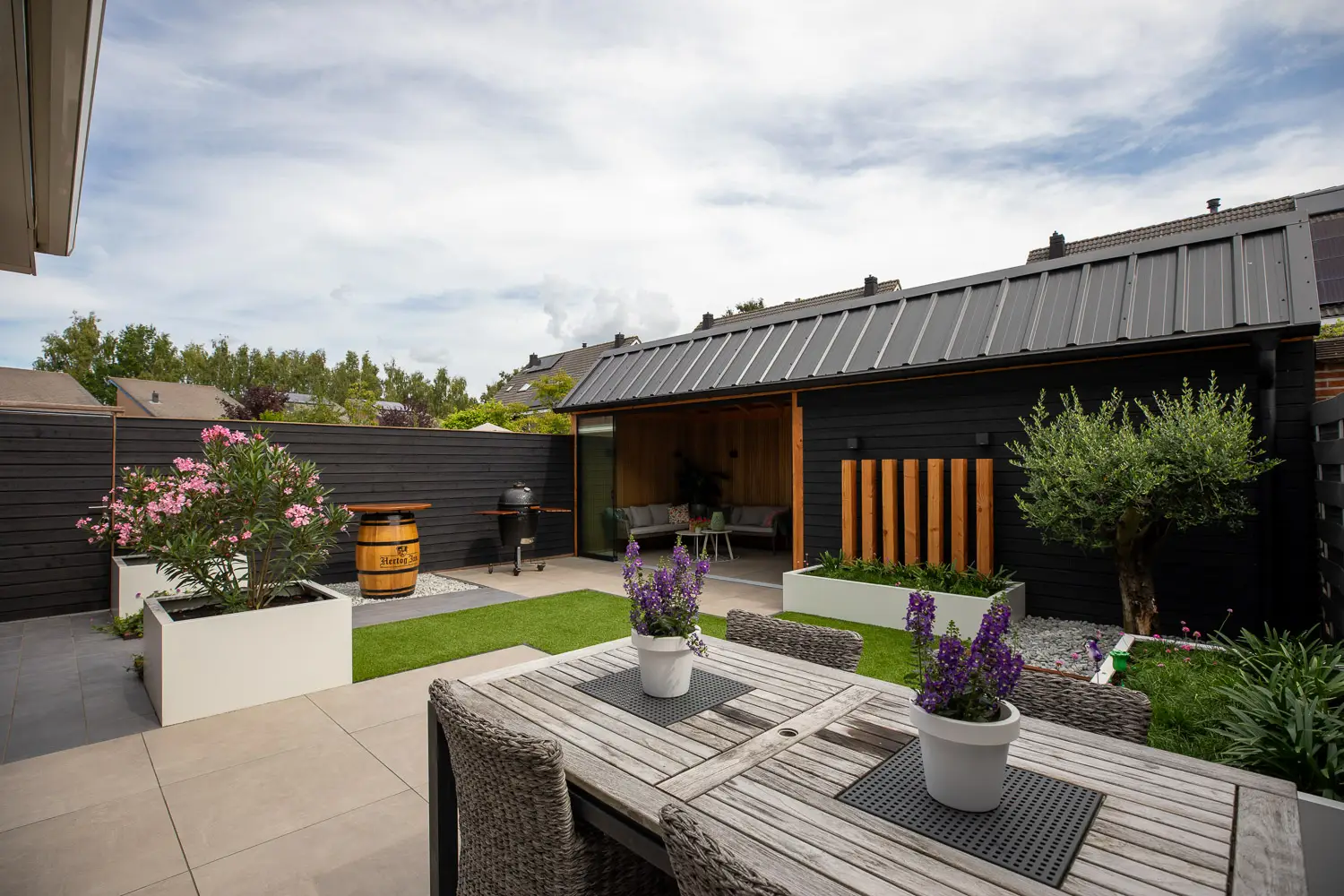 Tuinontwerp twee-onder-een kap tuin in Ridderkerk - 489a9645